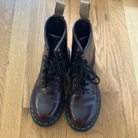 Dr Martens sz 5 burgundy vegan leather great pre owned condition lace up boots - Picture 1 of 10